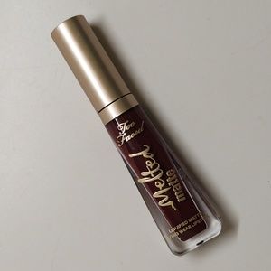Too Faced Melted matte lipstick Drop dead red